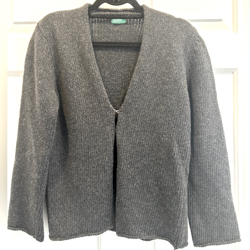 United colors of Benetton gray sweater cardigan excellent condition